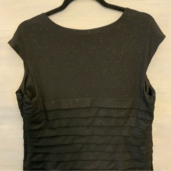 R&M Richards Little Black Dress Fit and Flare Cap Sleeve Side Zip Good Condition - Picture 6 of 9